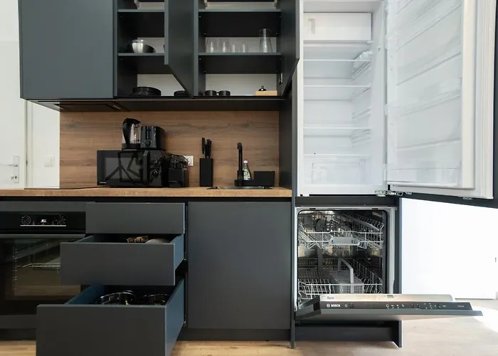 Apartmán Contemporary 1-bed With Balcony In The Heart Of *