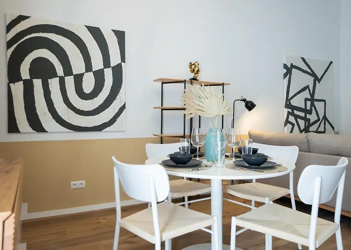 Contemporary 1-bed With Balcony In The Heart Of