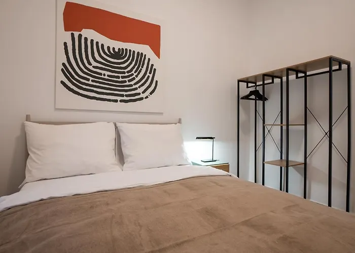 Apartmán Contemporary 1-bed With Balcony In The Heart Of