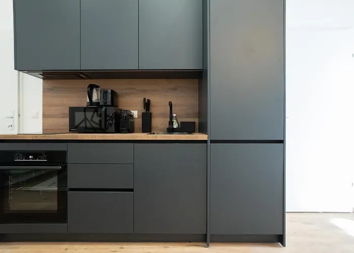 Contemporary 1-bed With Balcony In The Heart Of *