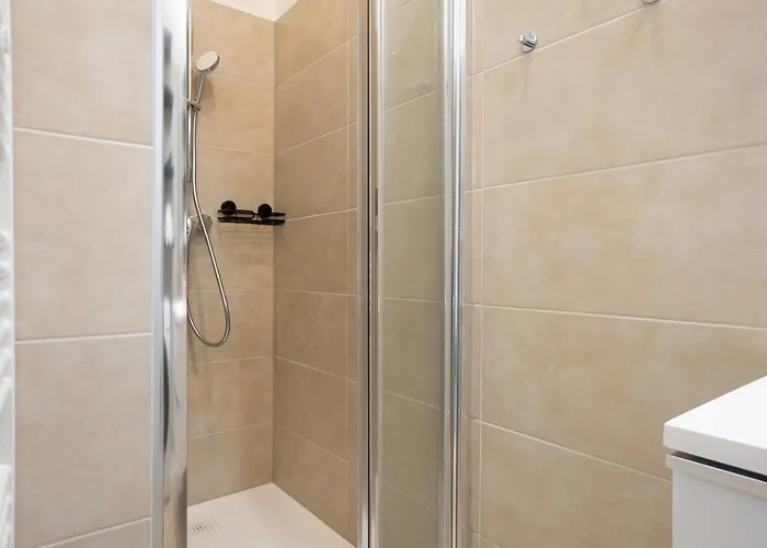 Apartmán Contemporary 1-bed With Balcony In The Heart Of *