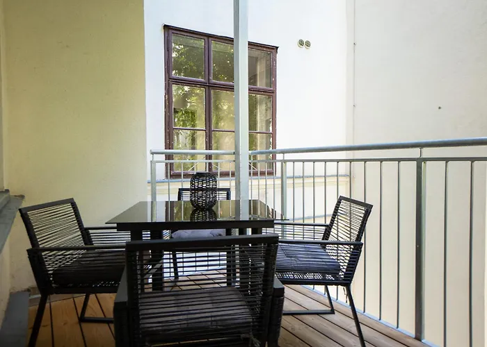 Contemporary 1-bed With Balcony In The Heart Of *
